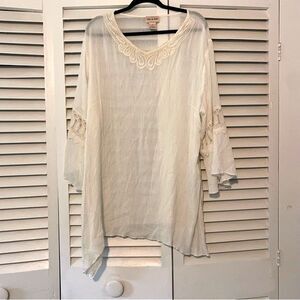 Toffee Apple XXL Lightweight Rayon Coastal Gauzy Flowy Bell Sleeve White Tunic